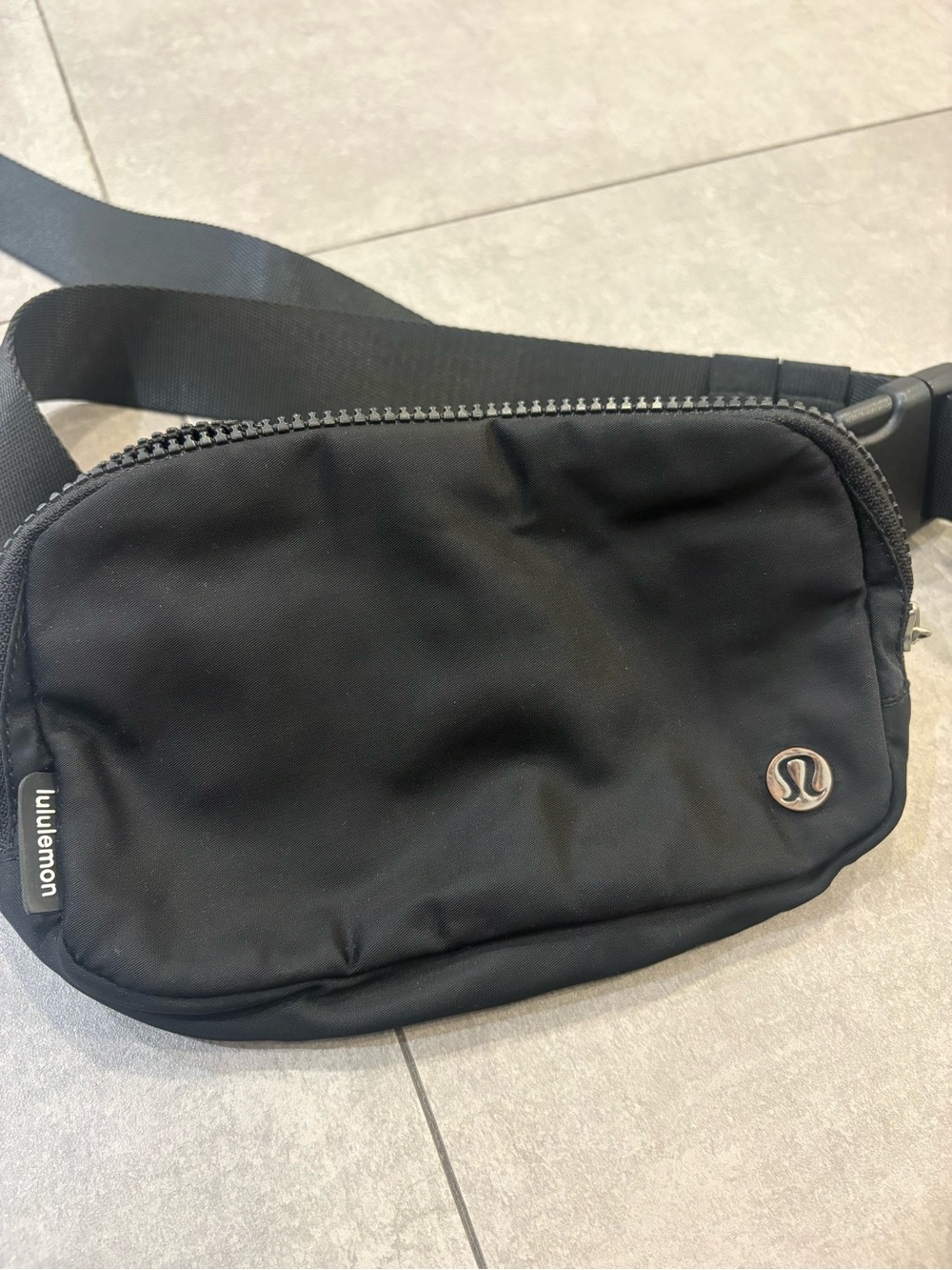 lululemon athletica Black Men’s Belt Bag with Subtle Logo